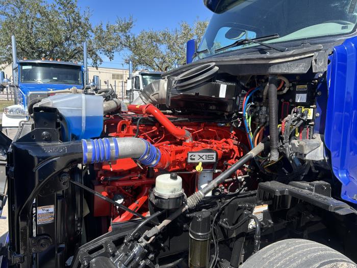 2022 Peterbilt 579-17