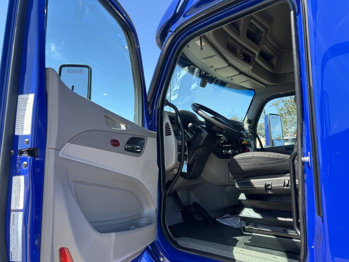 2022 Peterbilt 579-25