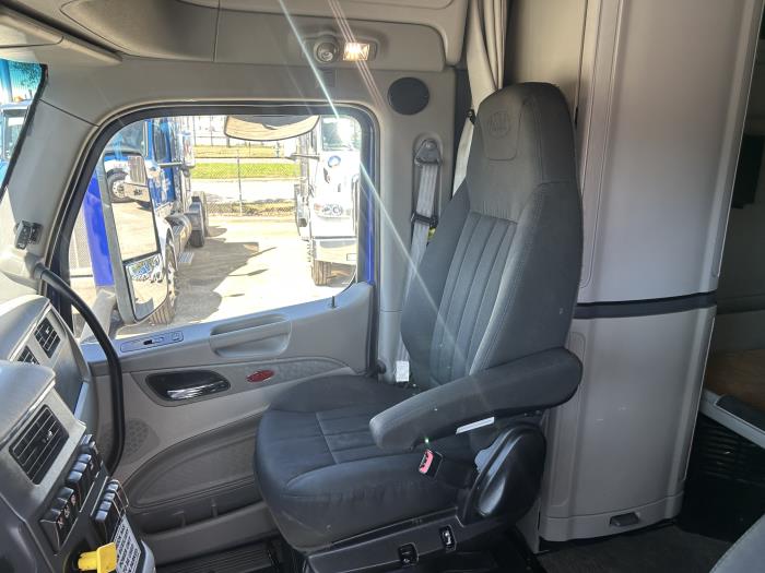 2022 Peterbilt 579-26