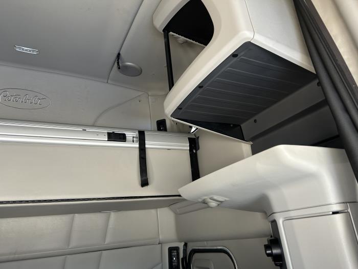 2022 Peterbilt 579-31