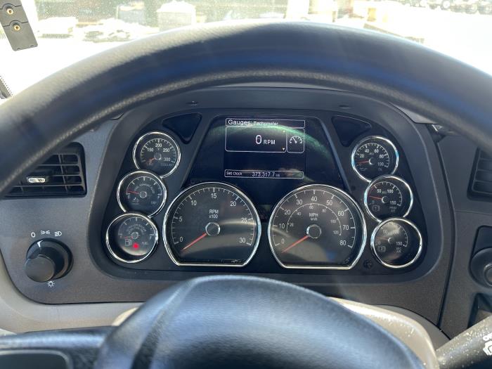 2022 Peterbilt 579-37