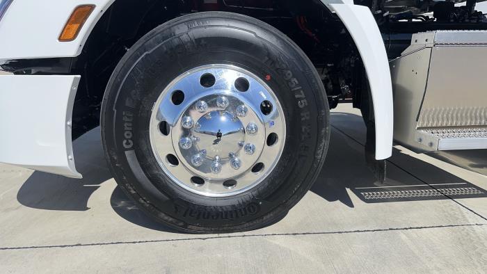 2026 Peterbilt 579-12