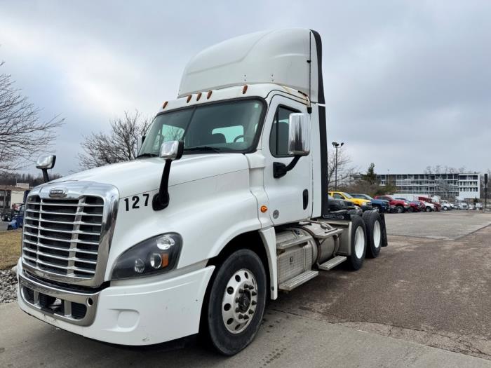 2017 Freightliner Cascadia-1
