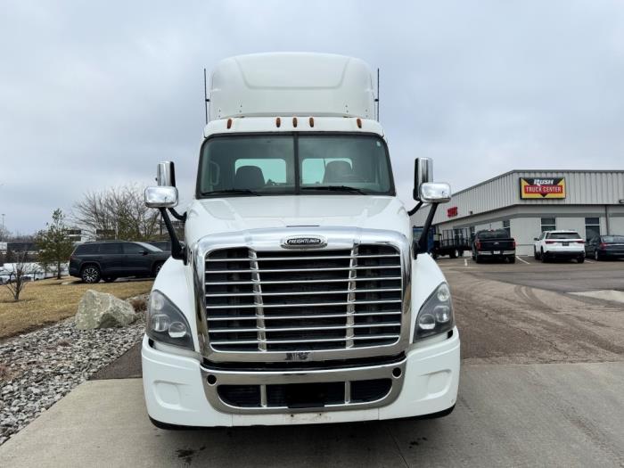 2017 Freightliner Cascadia-2