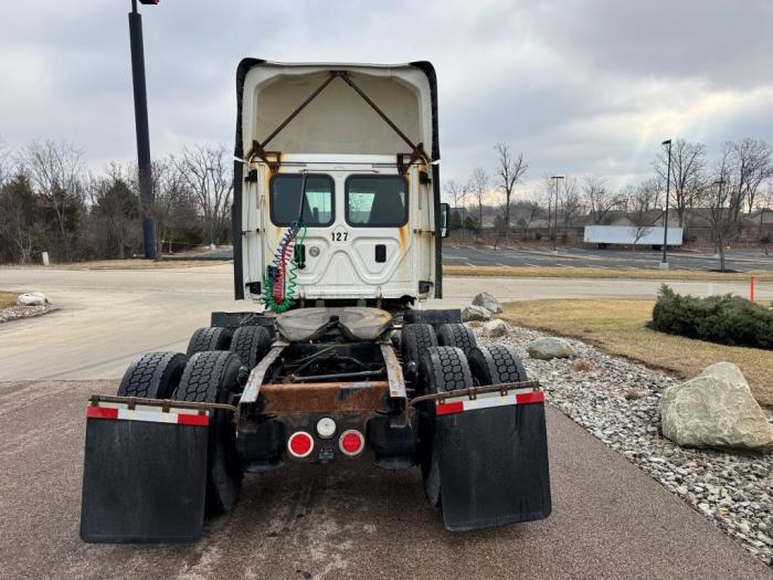 2017 Freightliner Cascadia-6
