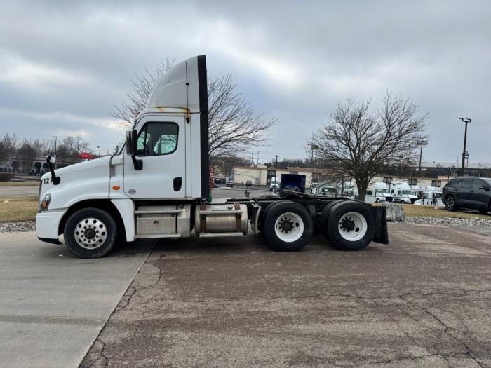 2017 Freightliner Cascadia-8