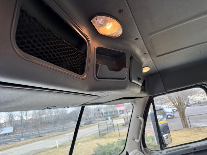 2017 Freightliner Cascadia-18