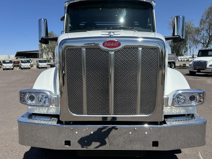 2025 Peterbilt 567-11