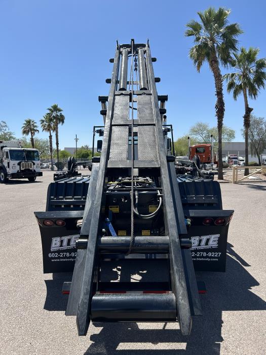 2025 Peterbilt 567-5