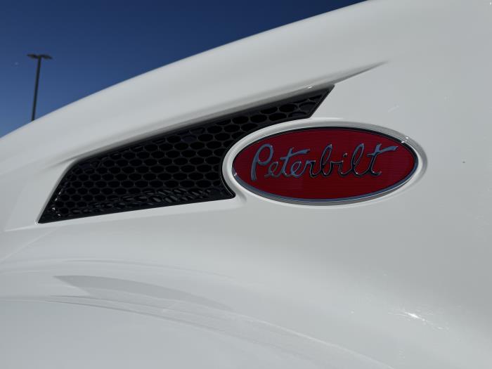 2026 Peterbilt 548-17