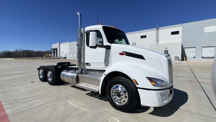 2026 Peterbilt 579-3