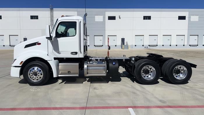 2026 Peterbilt 579-8