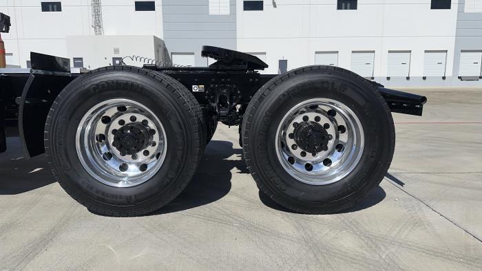 2026 Peterbilt 579-13