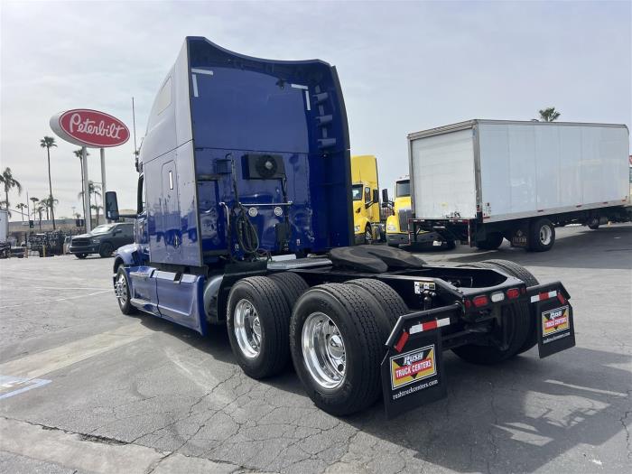 2022 Peterbilt 579-8