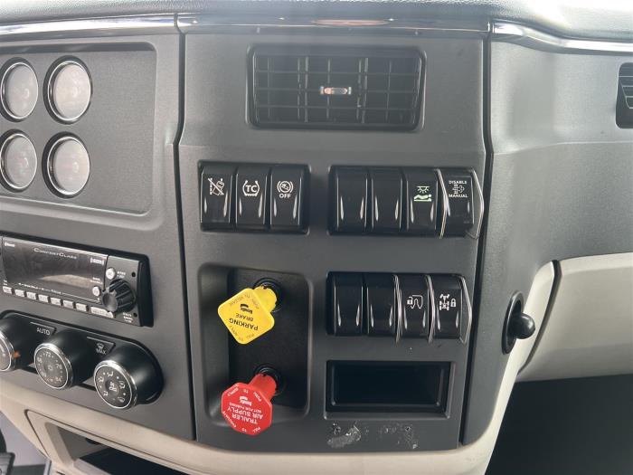 2022 Peterbilt 579-24