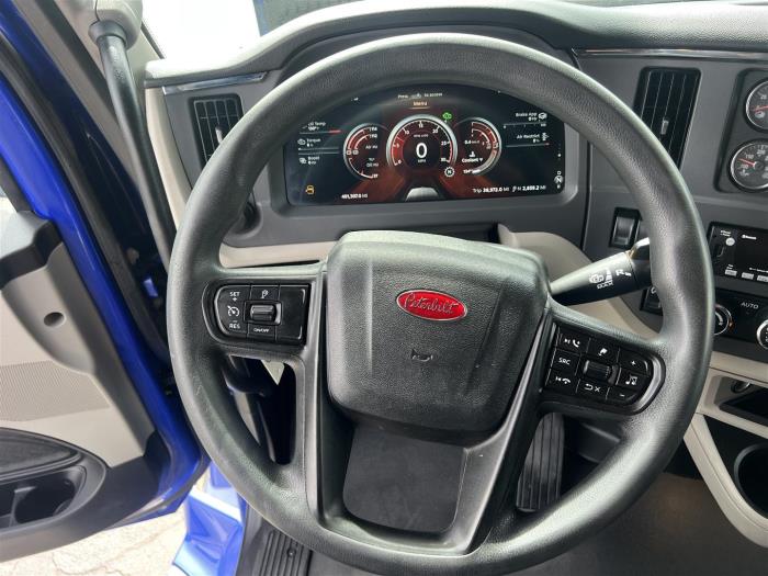 2022 Peterbilt 579-26