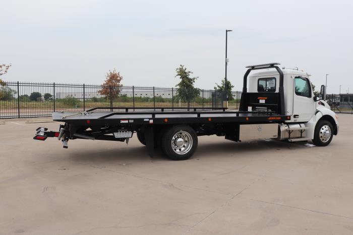 2025 Peterbilt 536-8