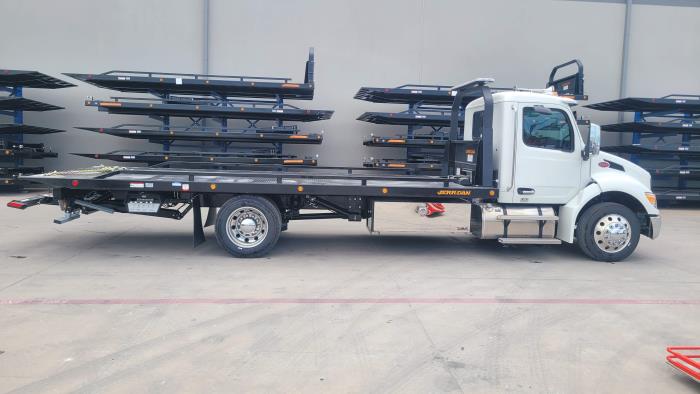2025 Peterbilt 536-13