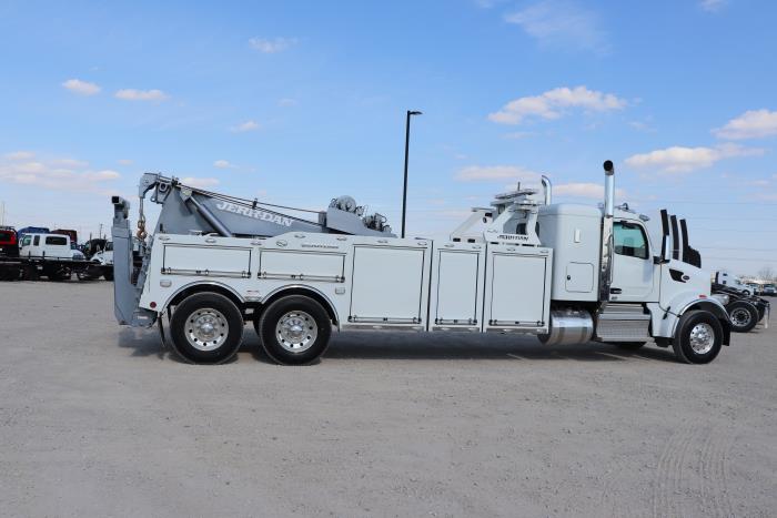 2023 Peterbilt 567-4