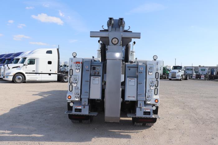 2023 Peterbilt 567-6