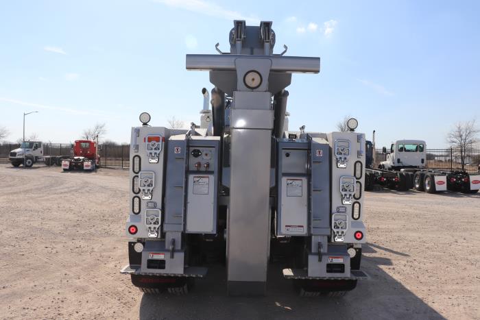 2023 Peterbilt 567-7