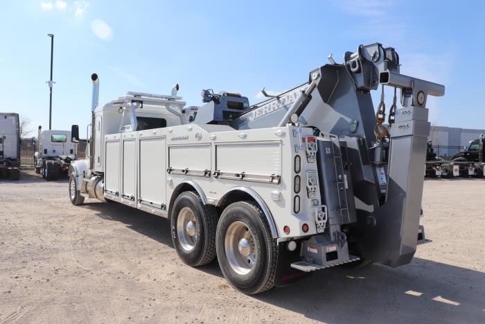 2023 Peterbilt 567-8