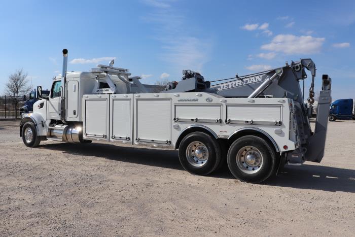 2023 Peterbilt 567-9