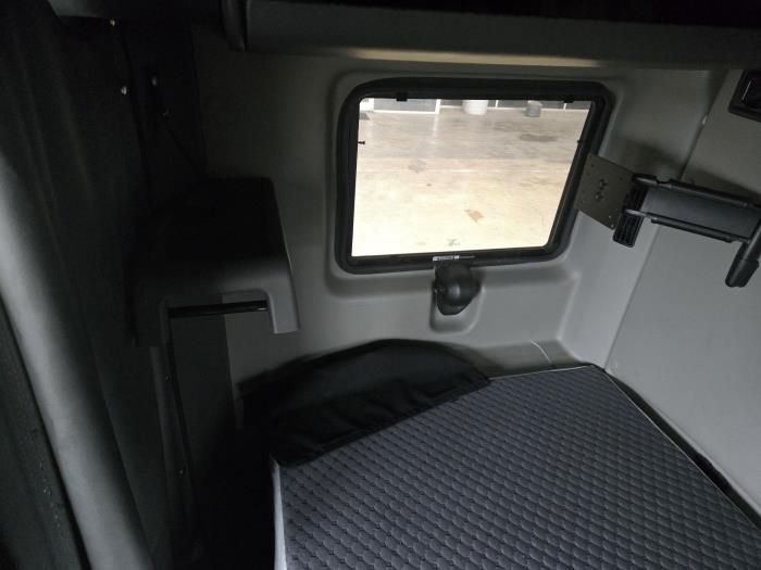 2020 International LT625-8