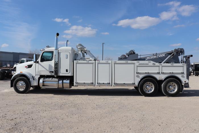 2023 Peterbilt 567-10