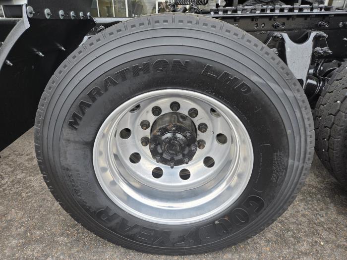 2020 International LT625-24