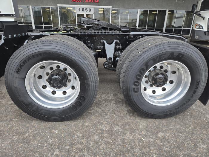 2020 International LT625-28