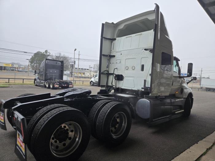 2020 International LT625-33