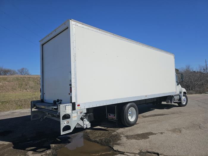 2020 Hino 268A-4