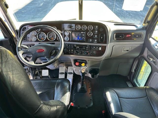 2020 Peterbilt 389-12
