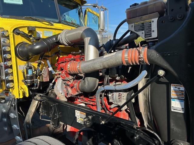 2020 Peterbilt 389-18