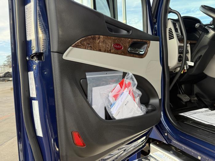 2026 Peterbilt 589-30