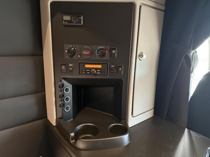 2026 Peterbilt 589-51