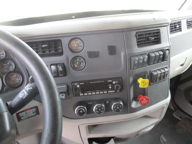 2022 Peterbilt 579-8