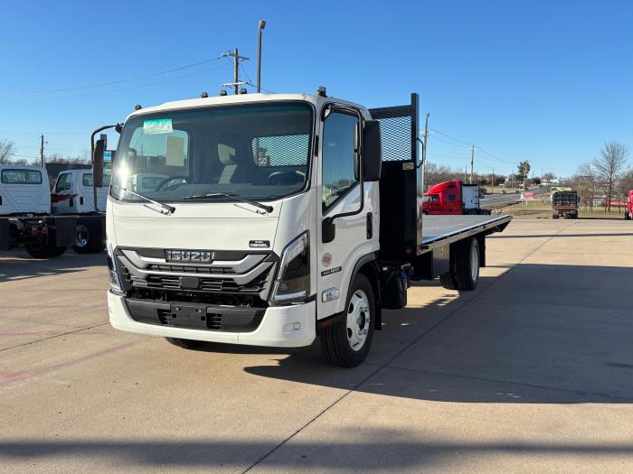 2025 Isuzu NRR-3