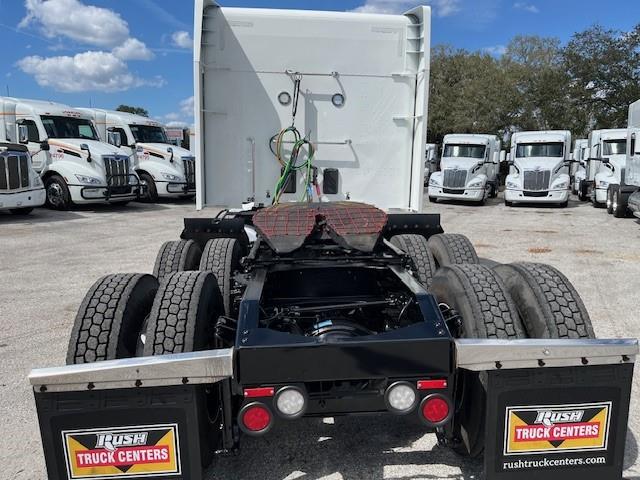 2021 Peterbilt 579-7
