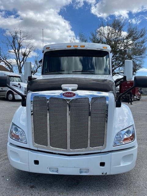 2021 Peterbilt 579-17