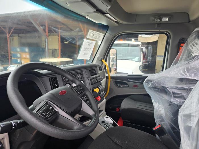 2025 Peterbilt 567-9