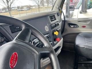 2021 Peterbilt 579-8