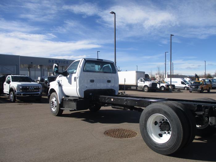 2026 Ford F-650-8