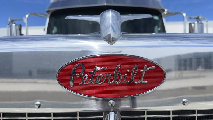 2026 Peterbilt 589-48