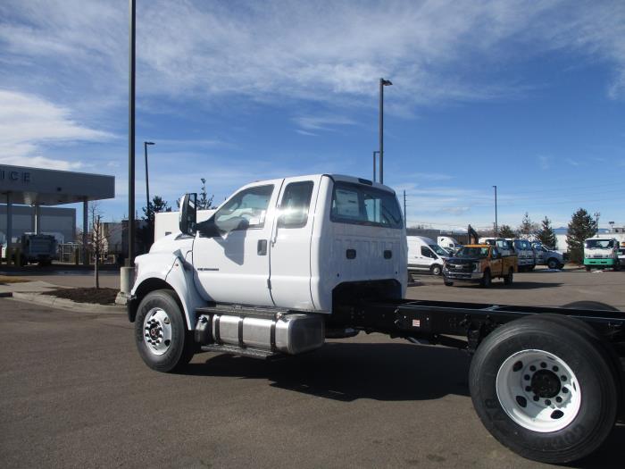 2026 Ford F-650-8