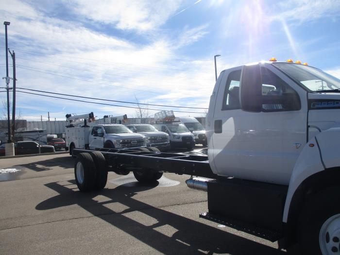 2026 Ford F-650-3