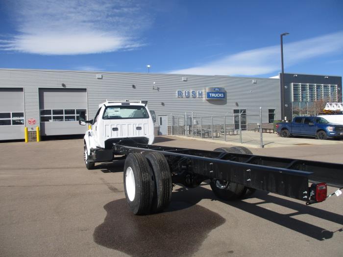 2026 Ford F-650-8