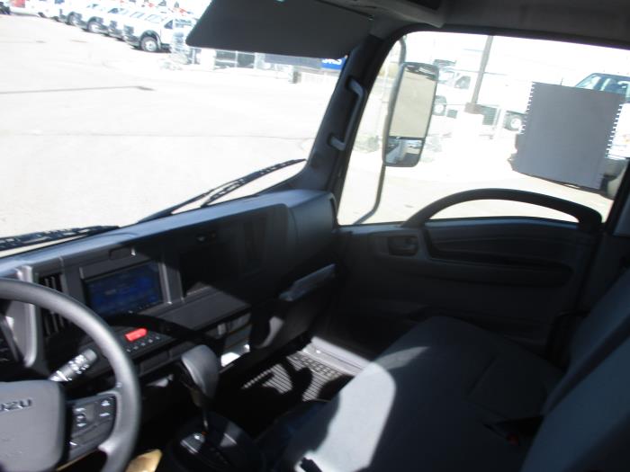 2025 Isuzu NRR-14