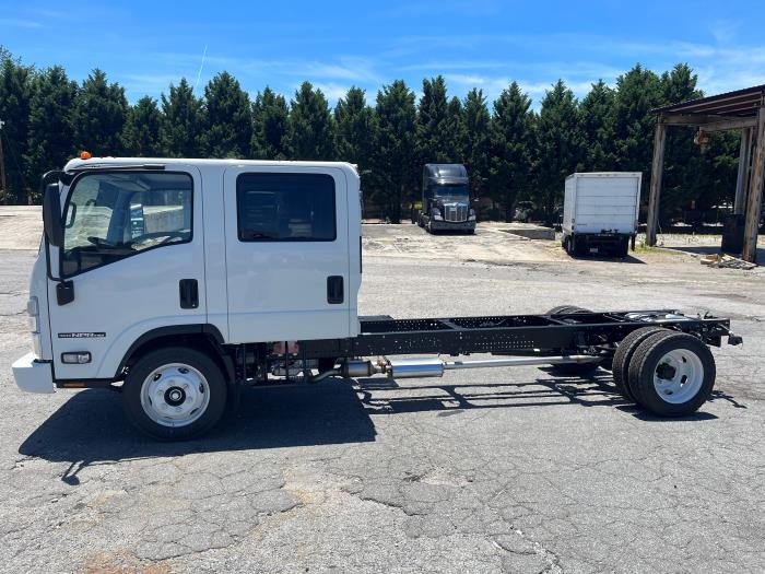 2025 Isuzu NPR-HD-1